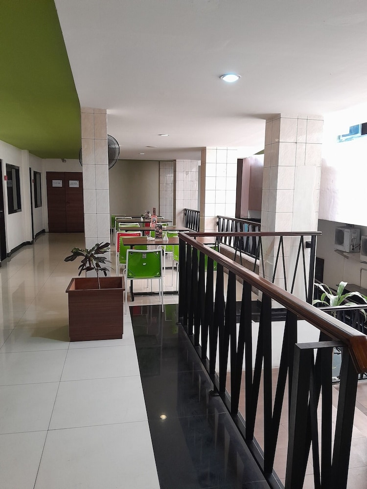 Hotel Candi Indah - Akpol Semarang 32/49