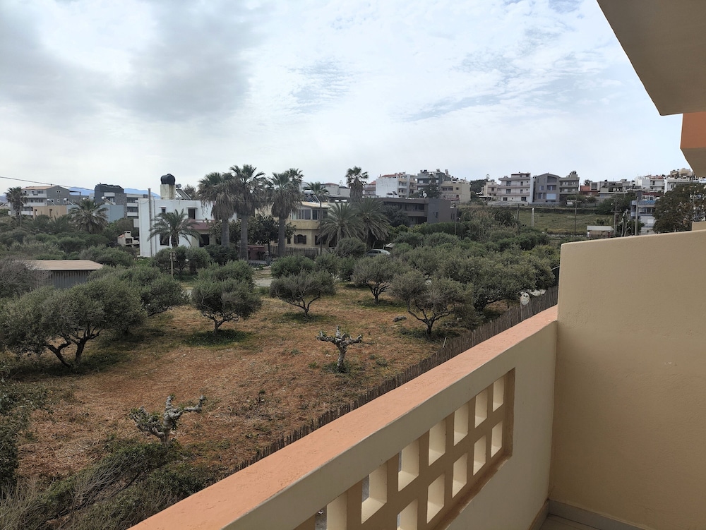 Georgias Garden by Omilos Hotels 44/50