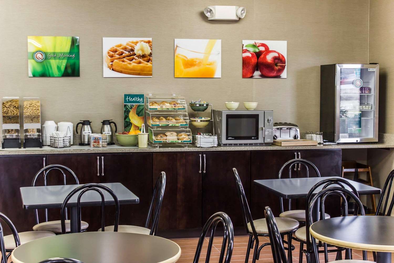 Quality Inn Kinston Hwy 70 25/33