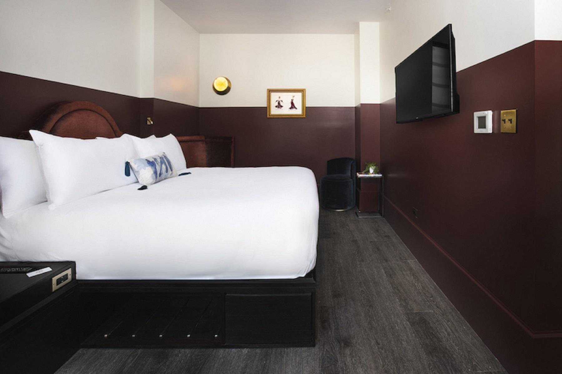 Superior, King Bed, Accessible