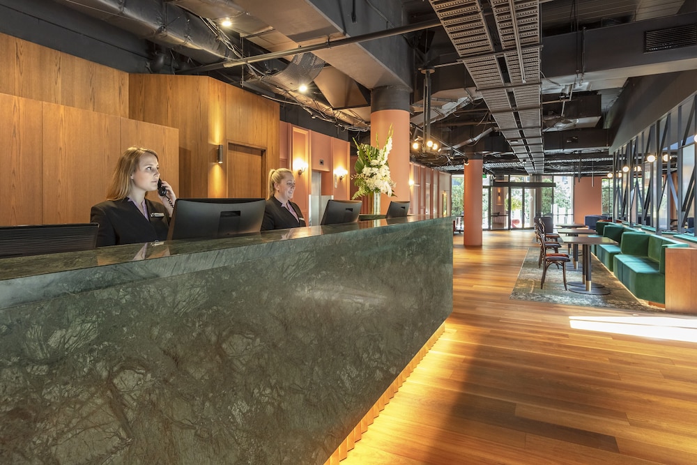 Amora Herencia Riverwalk Melbourne 34/68
