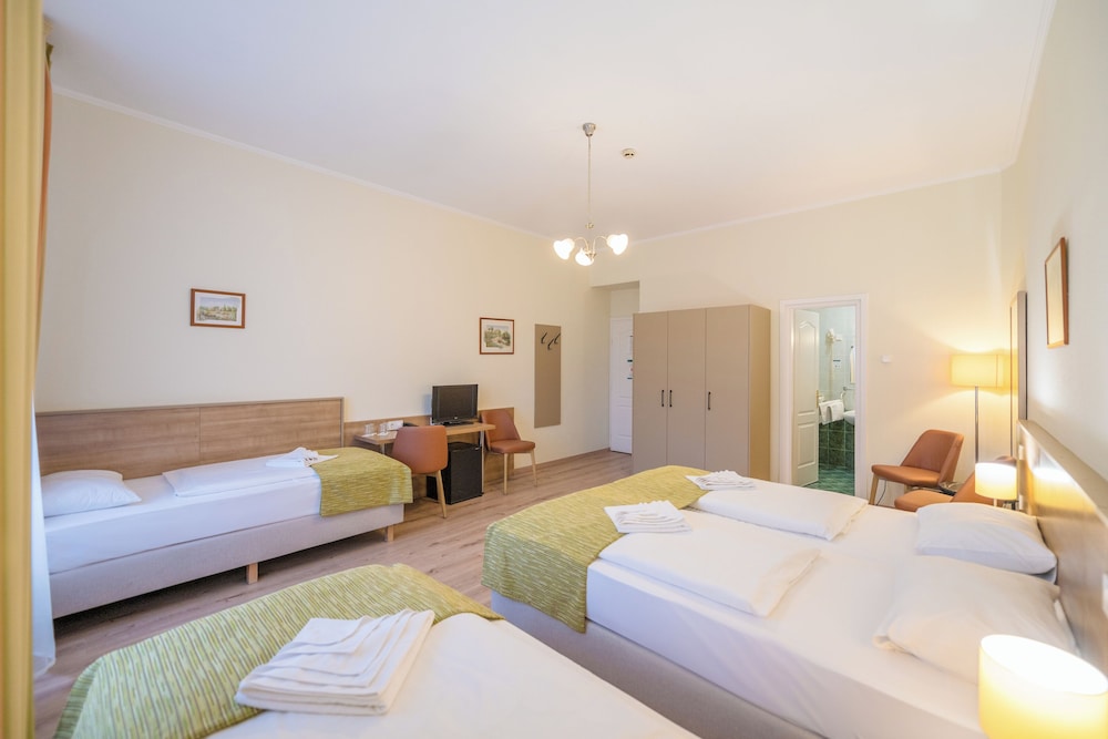 Baross Hotel by Mellow Mood Hotels 13/53