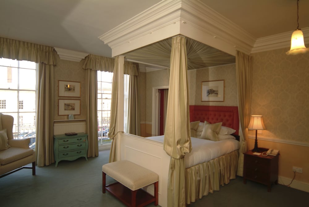 The Angel Hotel 43/57