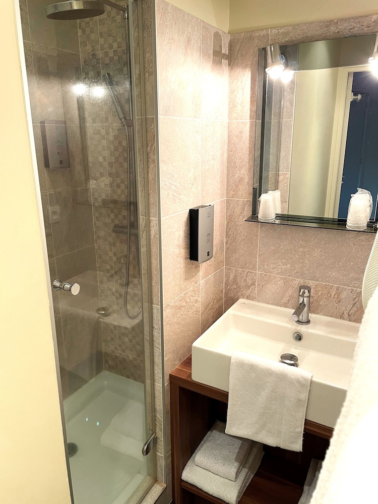 HOTEL LE SAINT FLORENT 27/30
