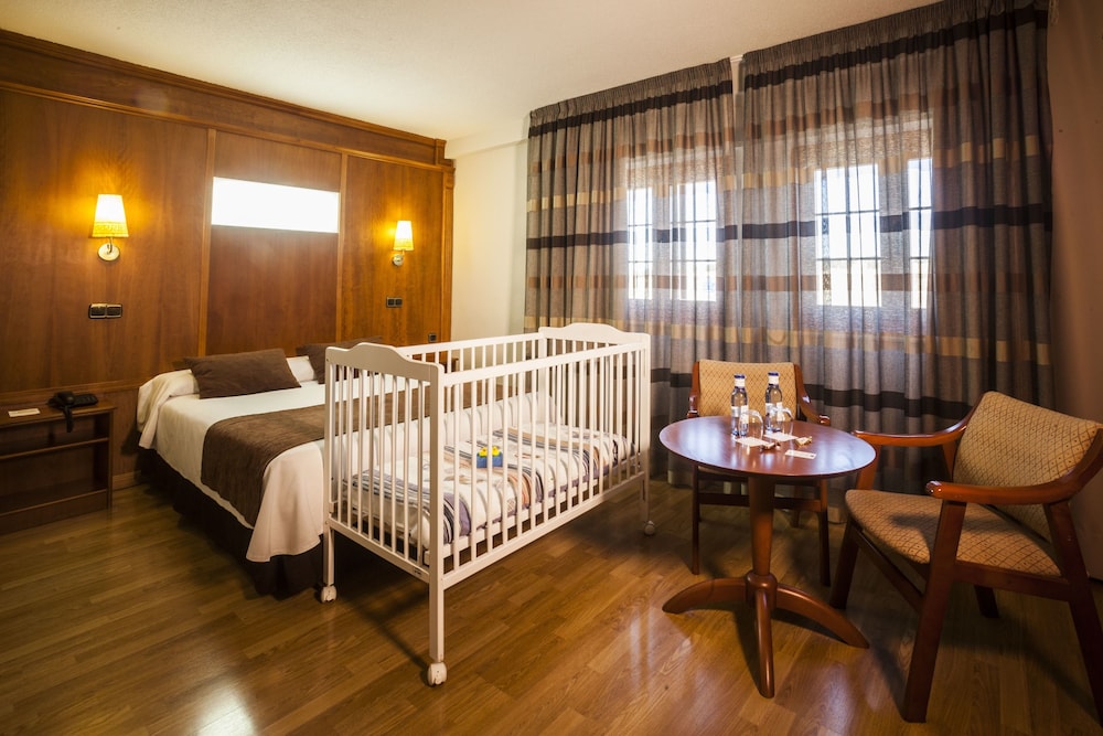 Hotel Mozarbez Salamanca 5/30
