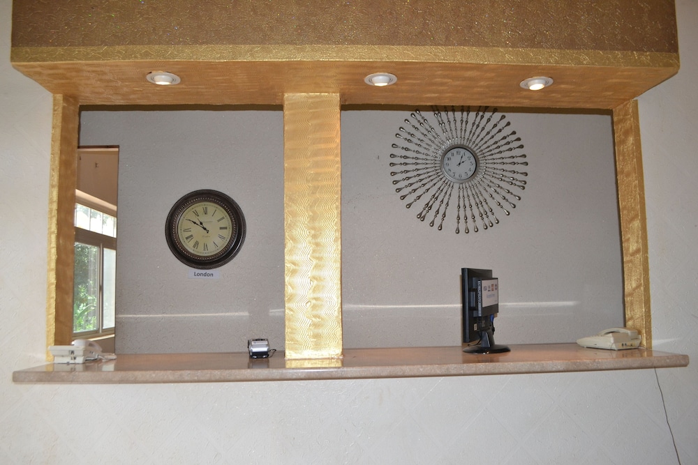 Executive Airport Hotel 5/50