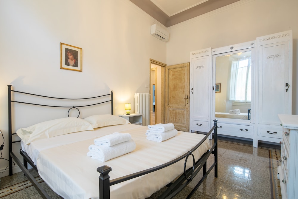 Santa Maria Novella 4 Bedrooms 16/23