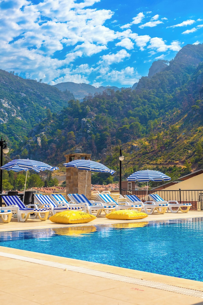 TURUNC LIFE HOTEL 40/48