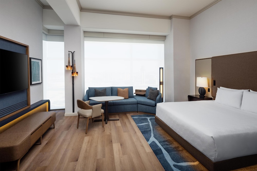 Grand Hyatt DFW 13/64