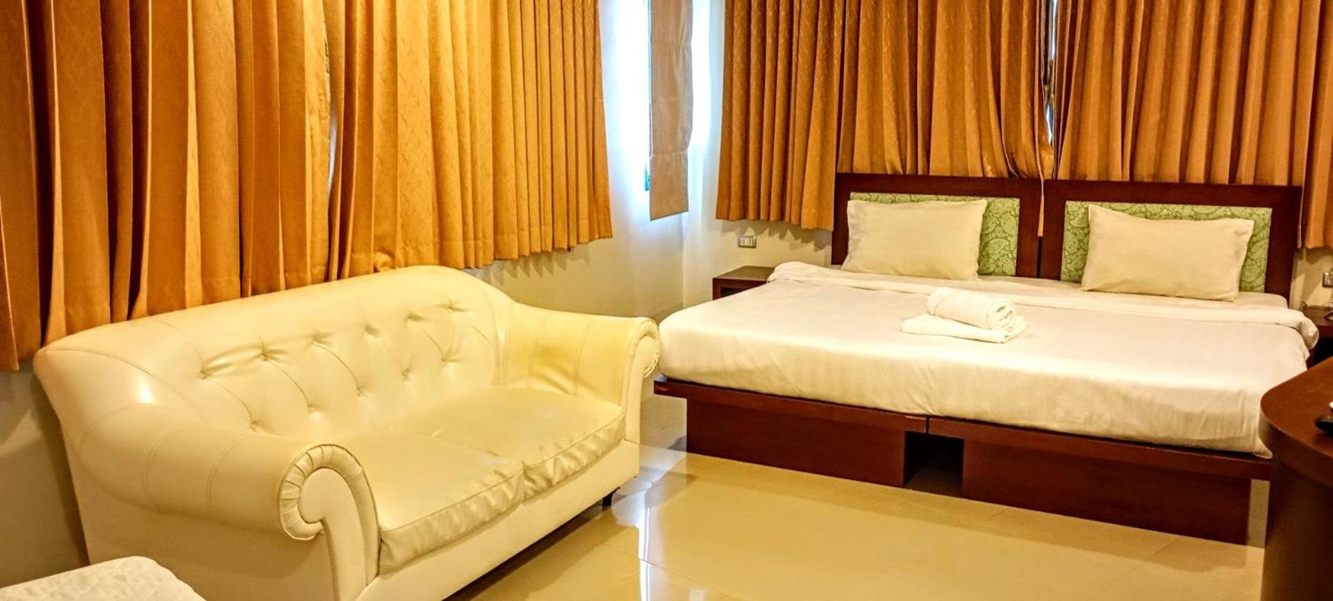 Grand, Deluxe, Double Bed