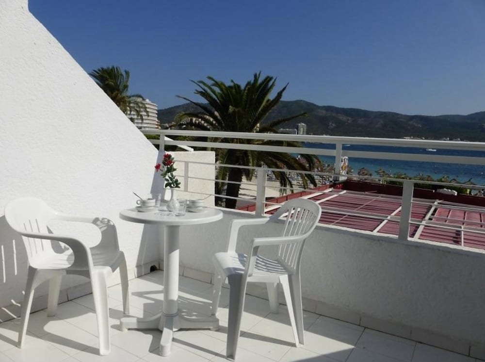 Balear Beach Apartments 2/21