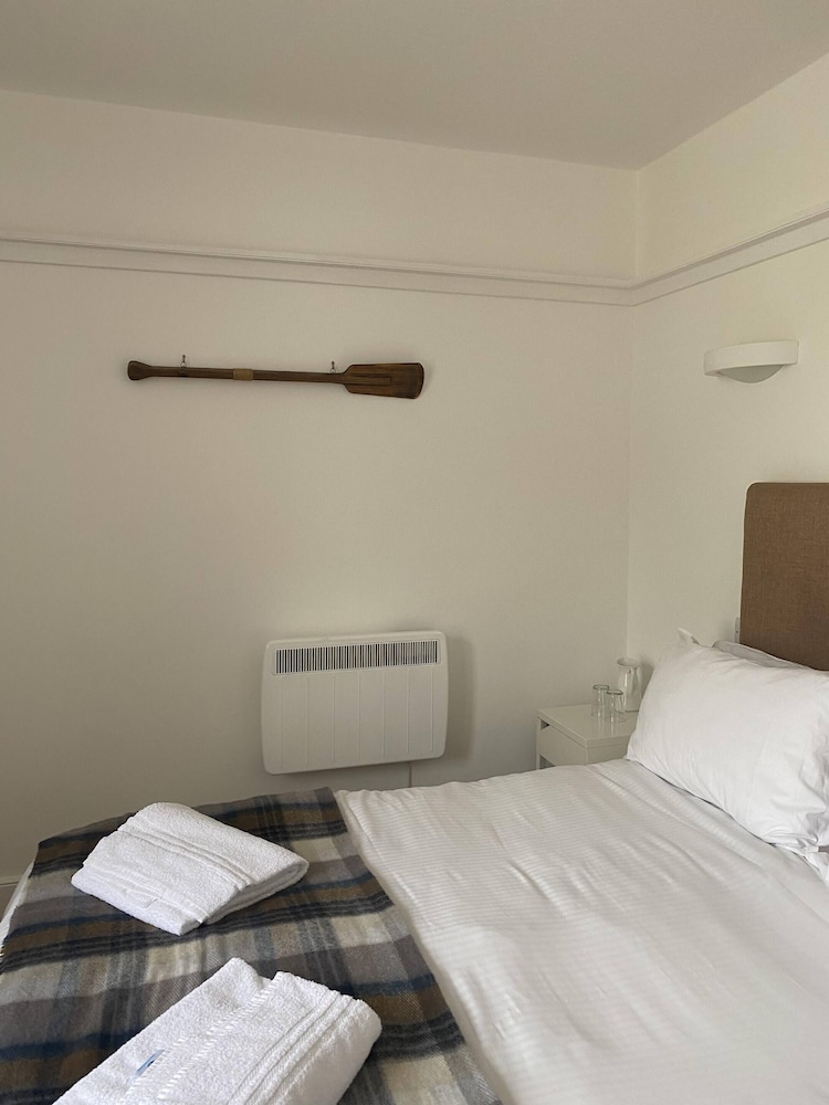 Cadgwith Cove Inn 7/50