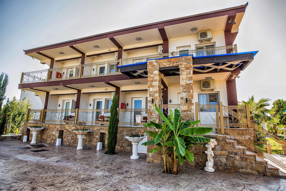 Greek Pride Hotel 1/50