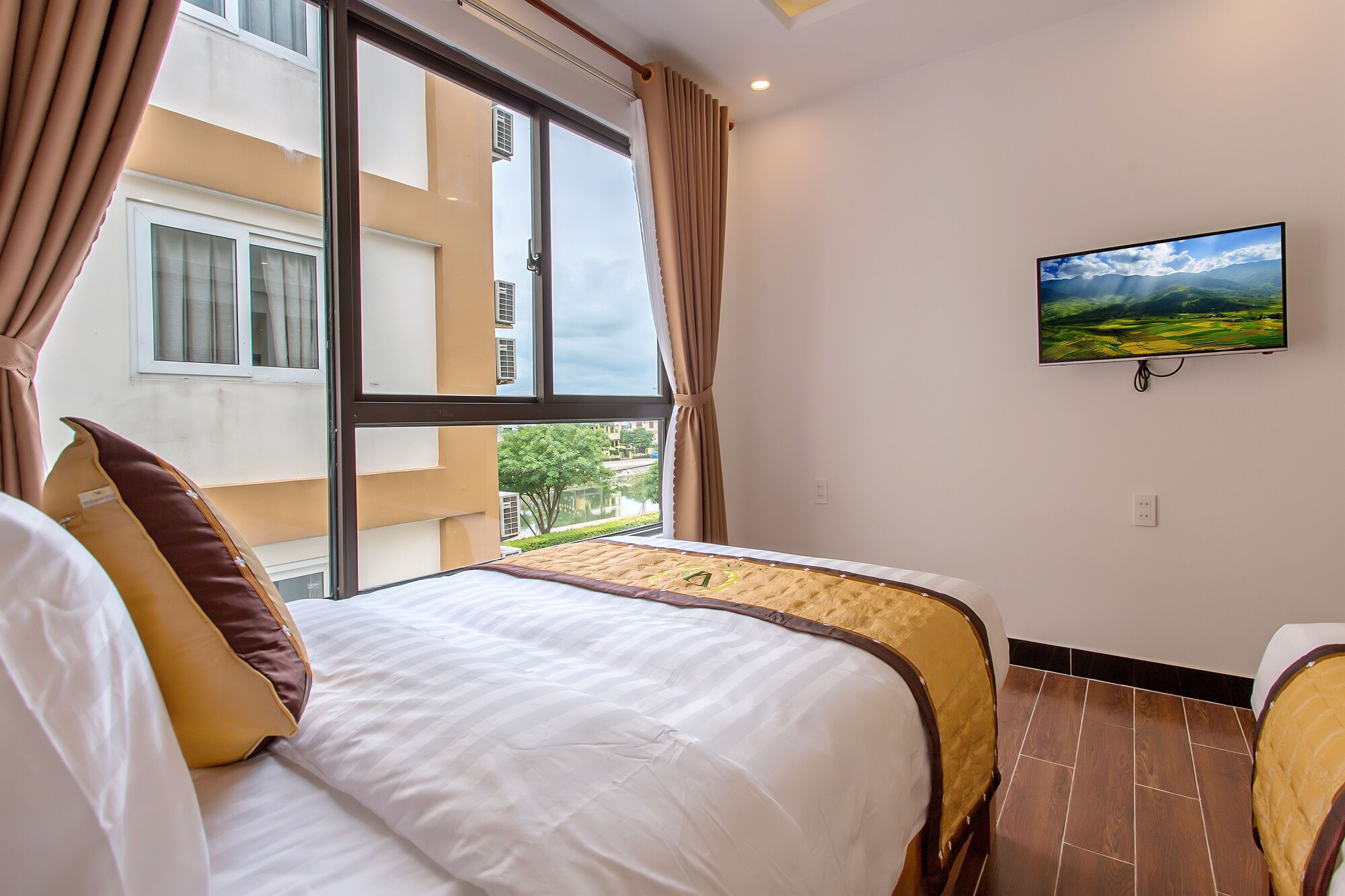 SUPERIOR, TWIN BEDS