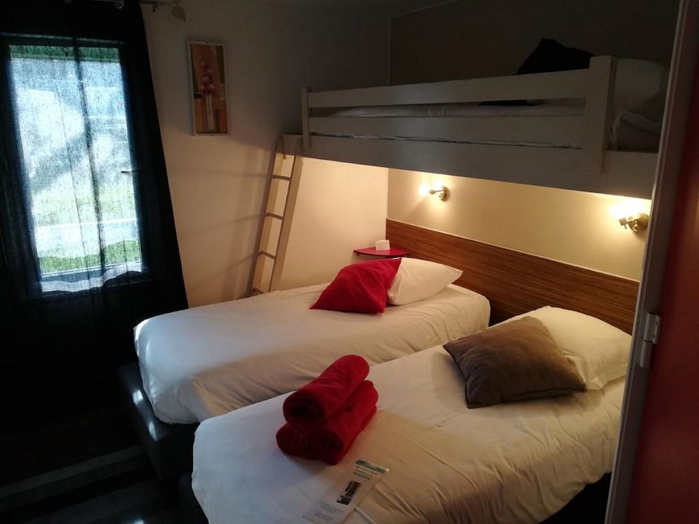 Kyriad Direct Saintes 23/61