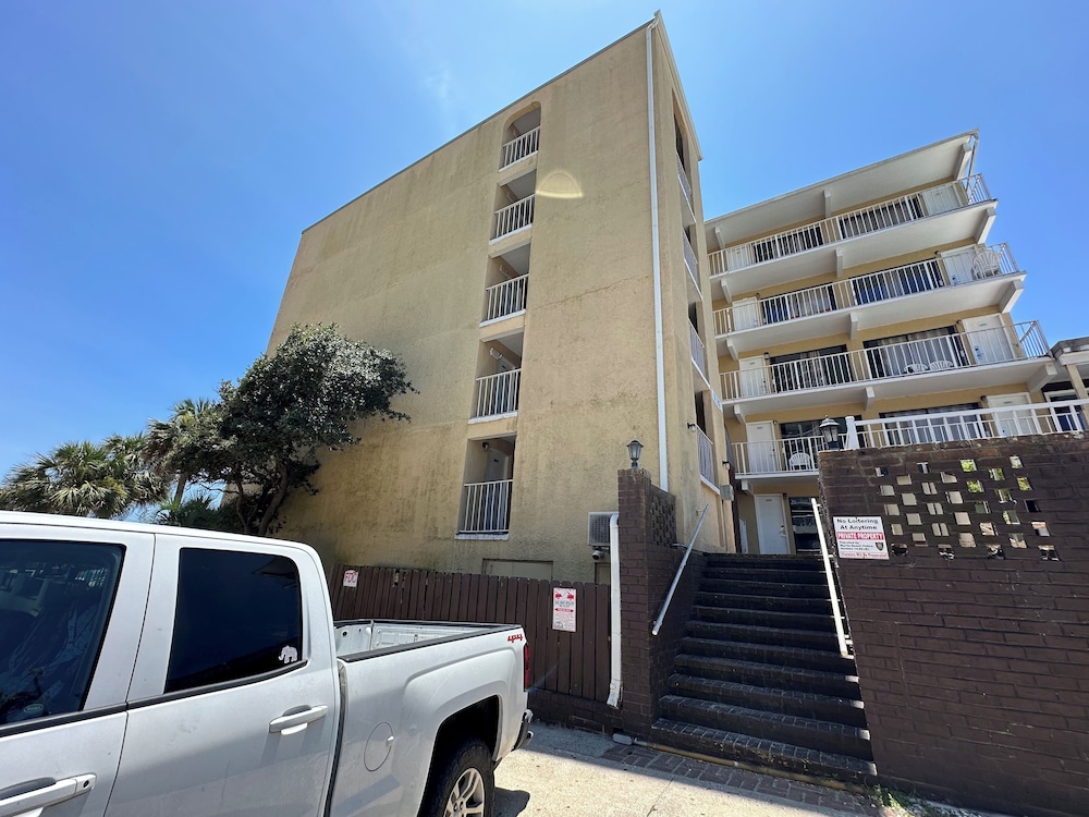 Capital O Sunset Waves Hotel Myrtle Beach Oceanfront 6/63
