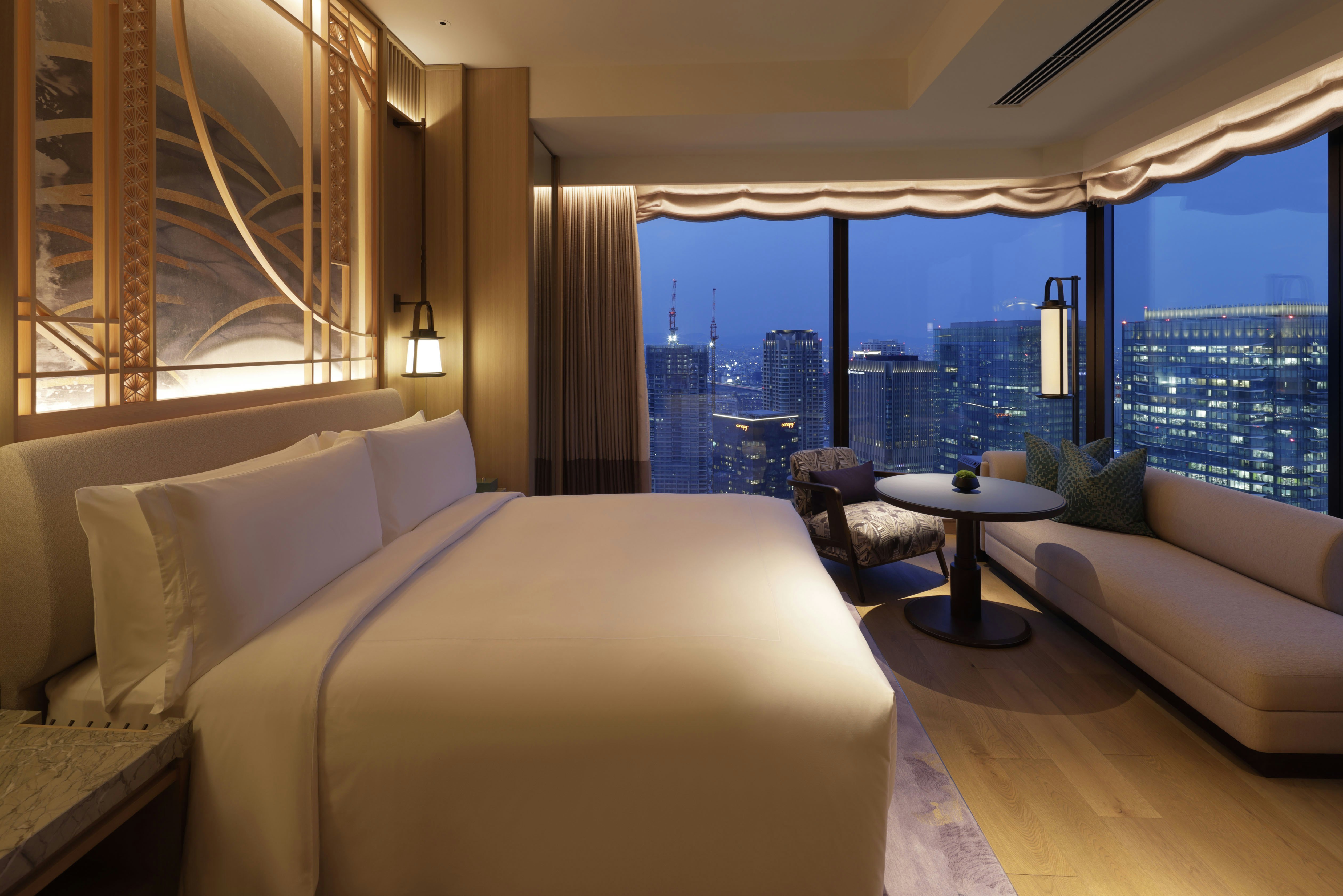 ASTORIA, PENTHOUSE