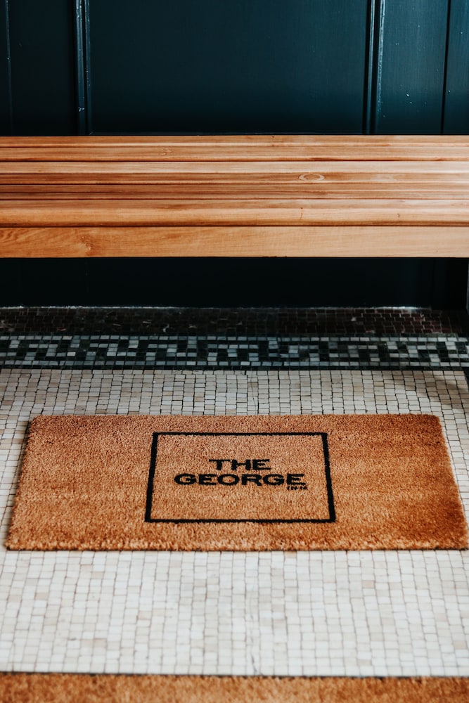 The George 3/65