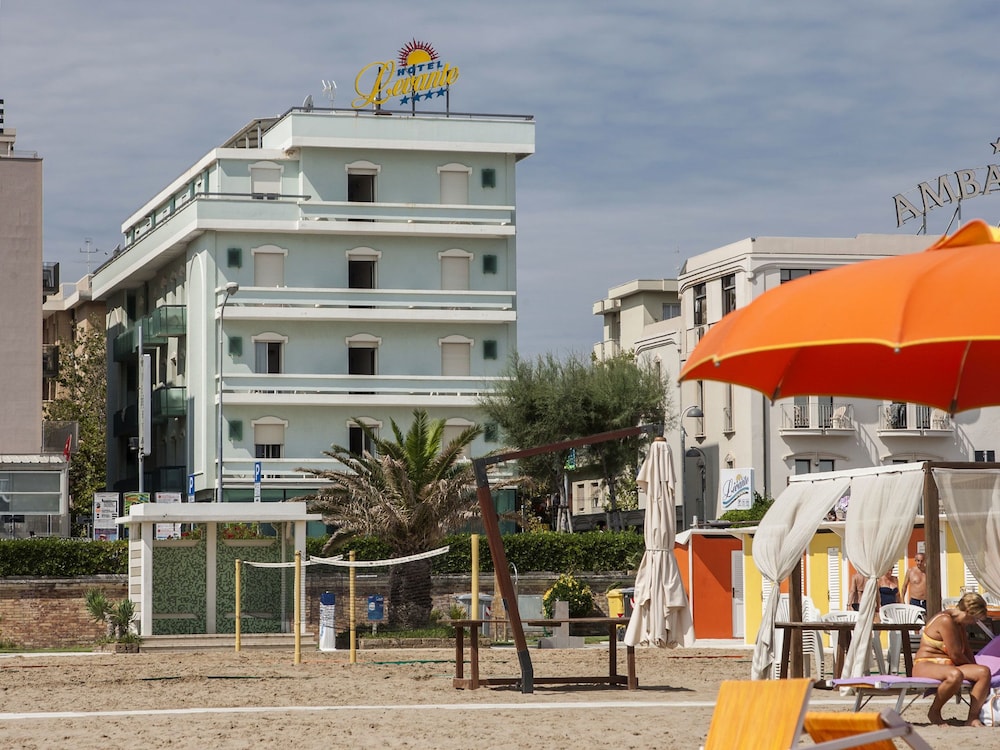 Hotel Levante Rimini 5/72