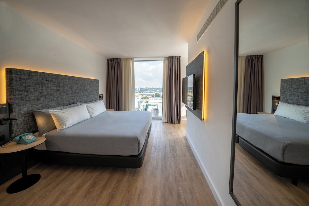 Connecting, Town House, Suite, 2 King Beds