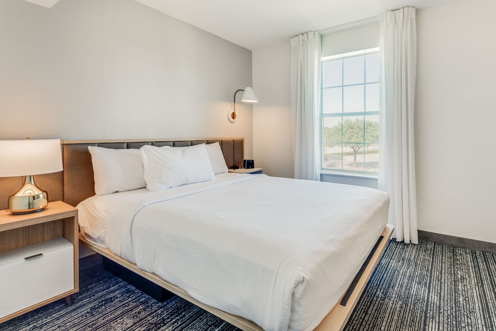 2 BEDROOMS, SUITE