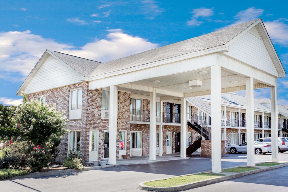 Days Inn by Wyndham Manning 5/16