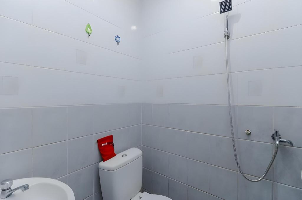 Reddoorz Plus Near Batam City Square 24/29