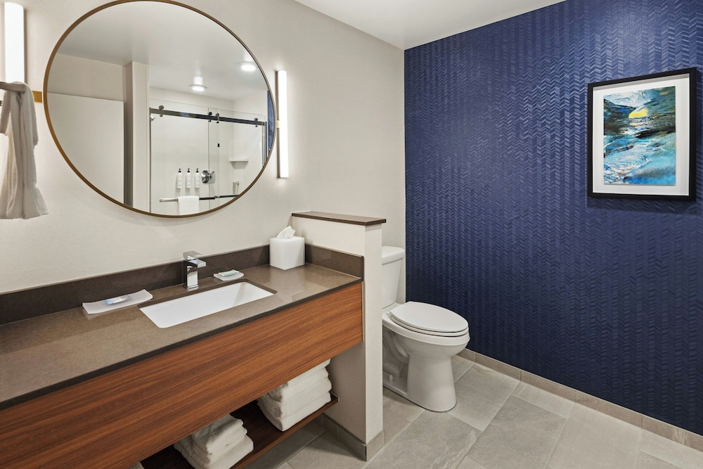 Fairfield Inn & Suites by Marriott Cedar Rapids North 49/52