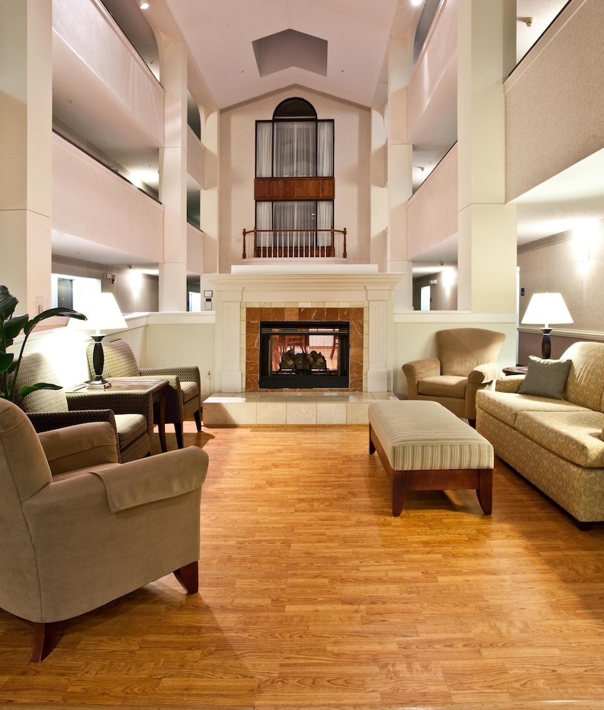 Holiday Inn Express Hotel & Suites Milton East I-10 44/73