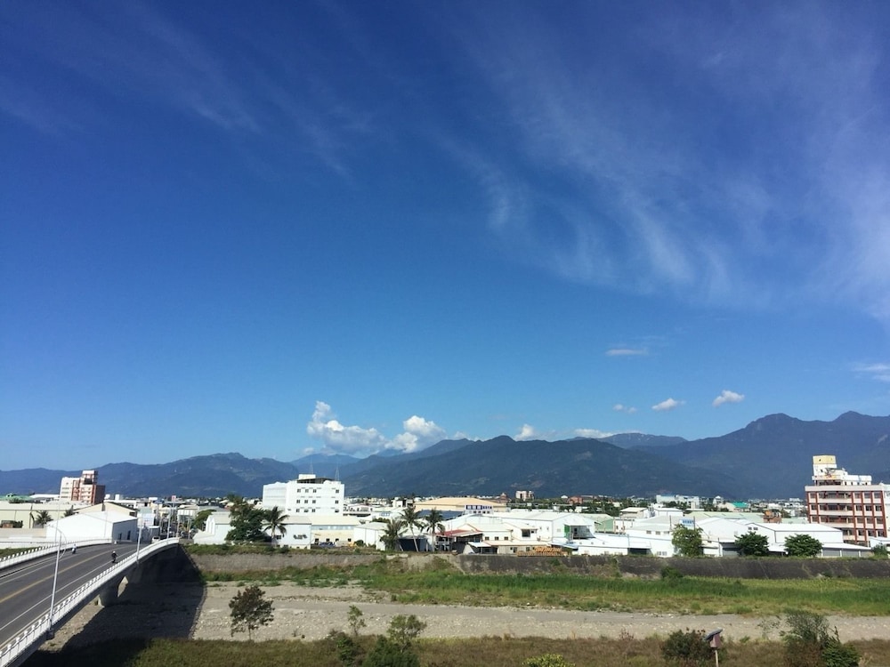 Tiin Tinn Rivershore B and B 41/50