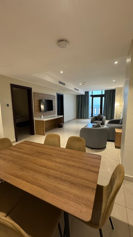 فندق كونتينينت العقير(Continent Hotel Al Uqayr) 25/35