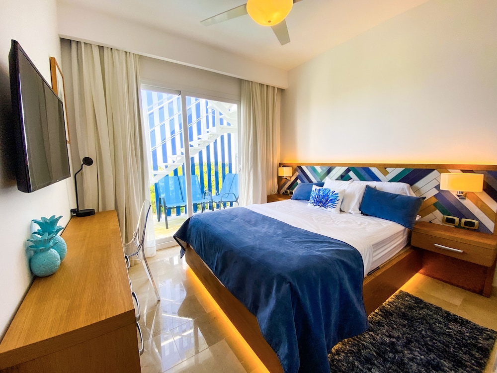 2 BEDROOMS, DELUXE, APARTMENT, POOL VIEW, BALCONY