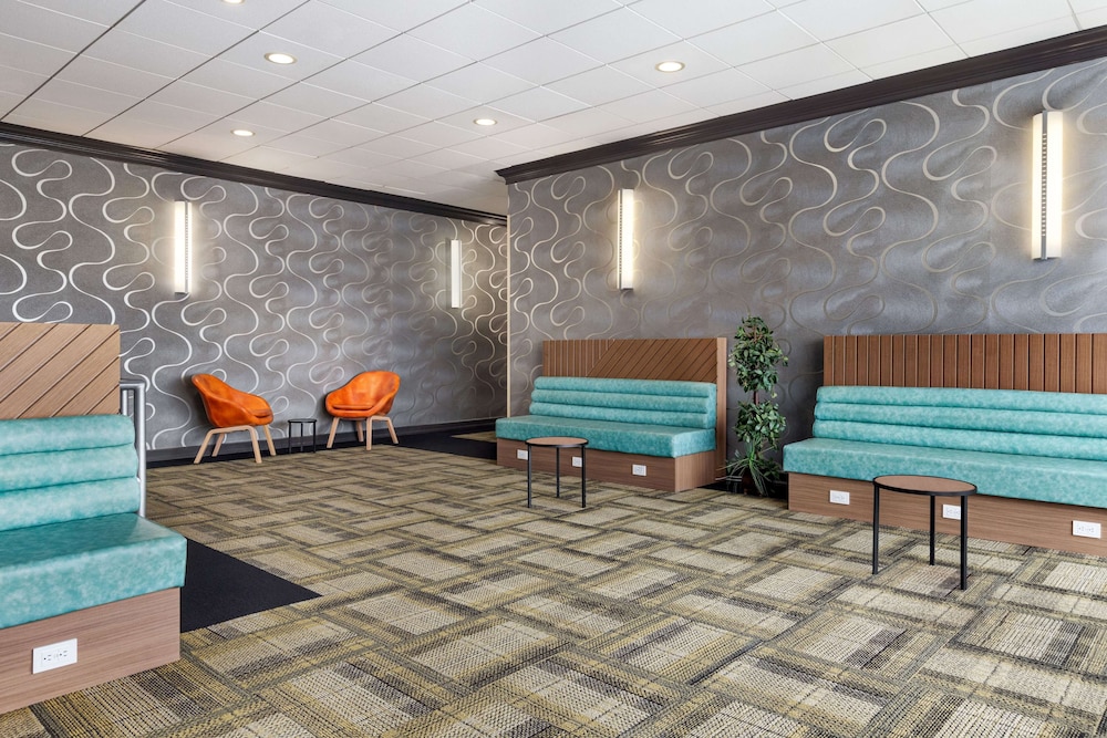 Garner Hotel Totowa by IHG 7/74