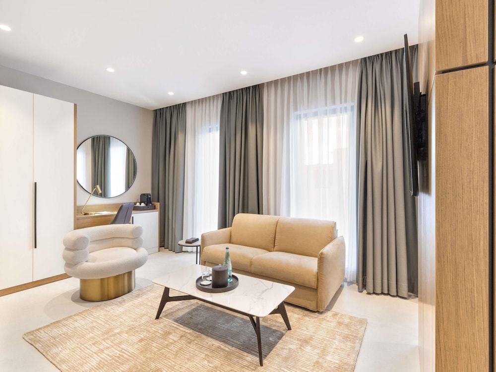 Mercure Tirana 51/73