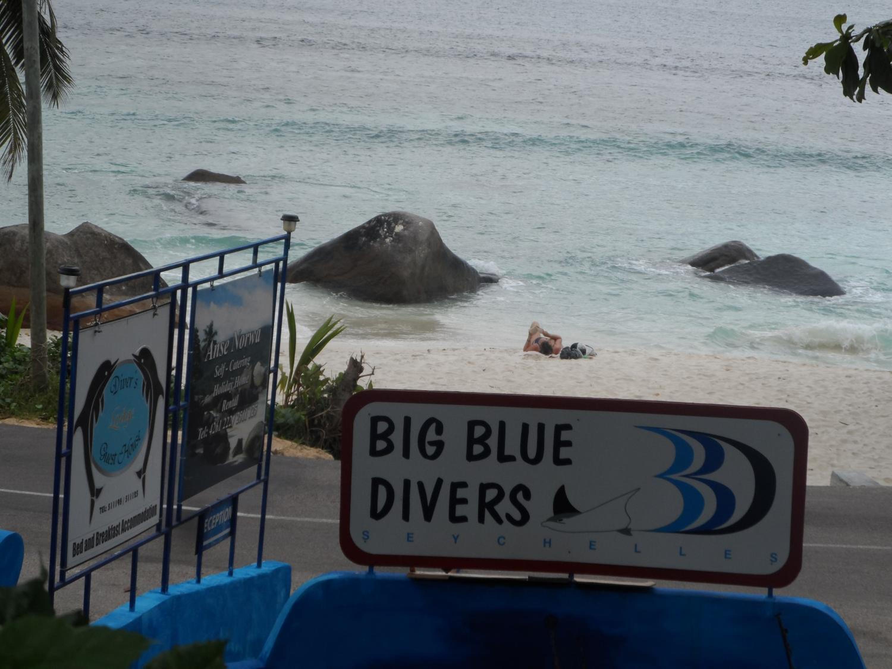 DIVERS LODGE 48/54