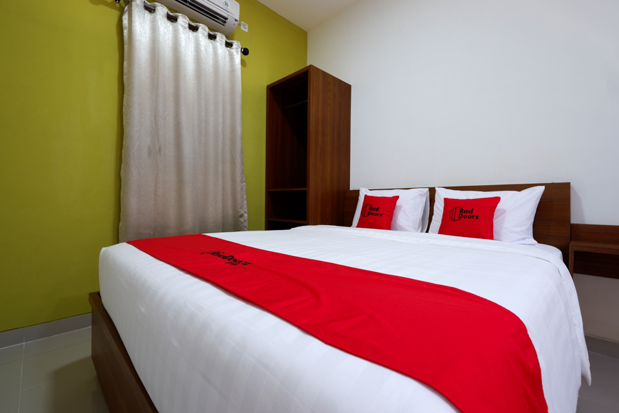 Reddoorz Plus Near Paragon Mall Semarang 20/33