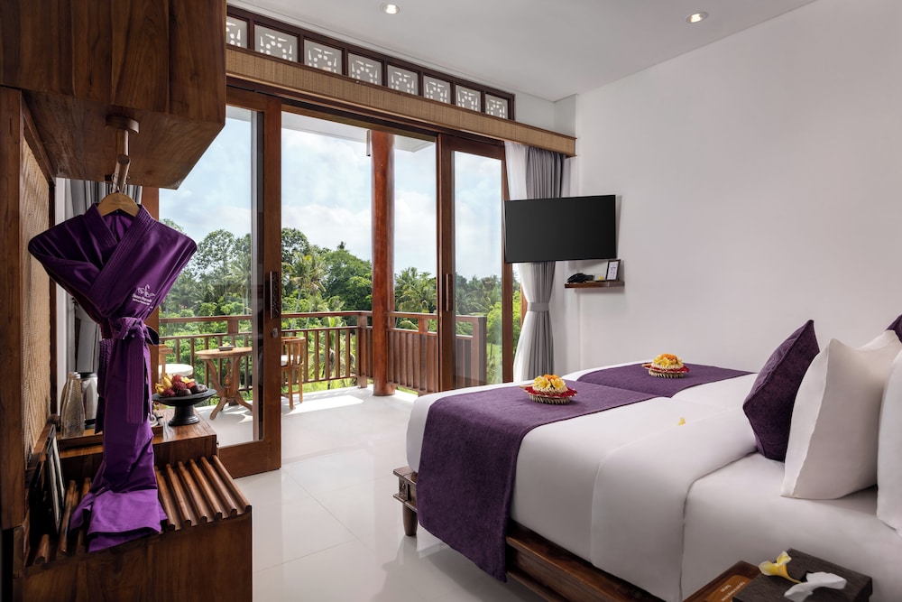 Swan Paradise A Pramana Experience 18/50
