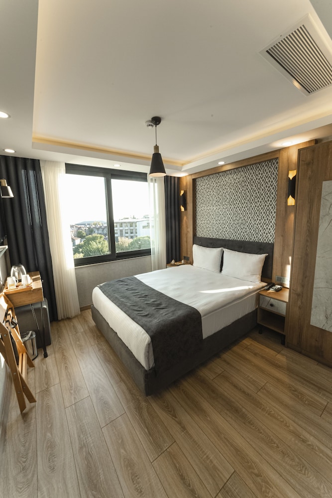 DELUXE, DOUBLE BED, SEA VIEW