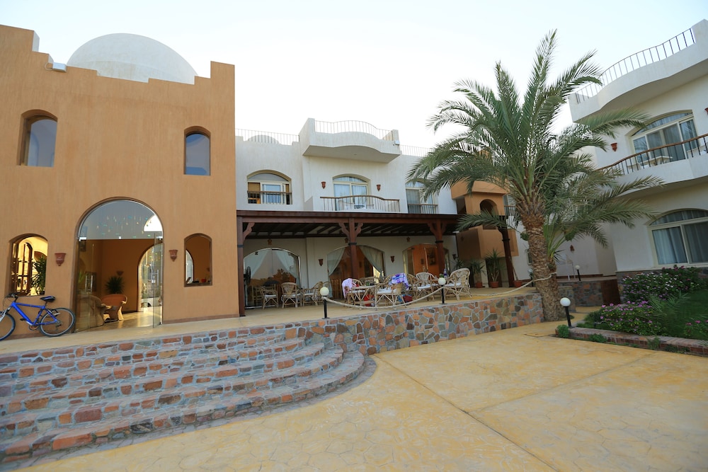 Sheikh Ali Dahab Resort 24/30