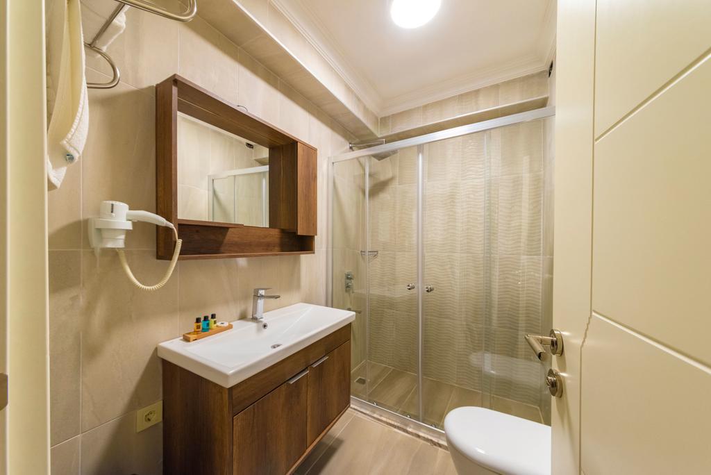 Family Suite, Basement