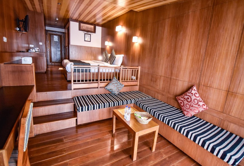CEDAR INN 14/29
