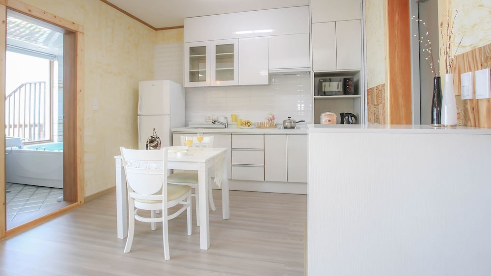 Namhae Bel Vienne Pension 7/50