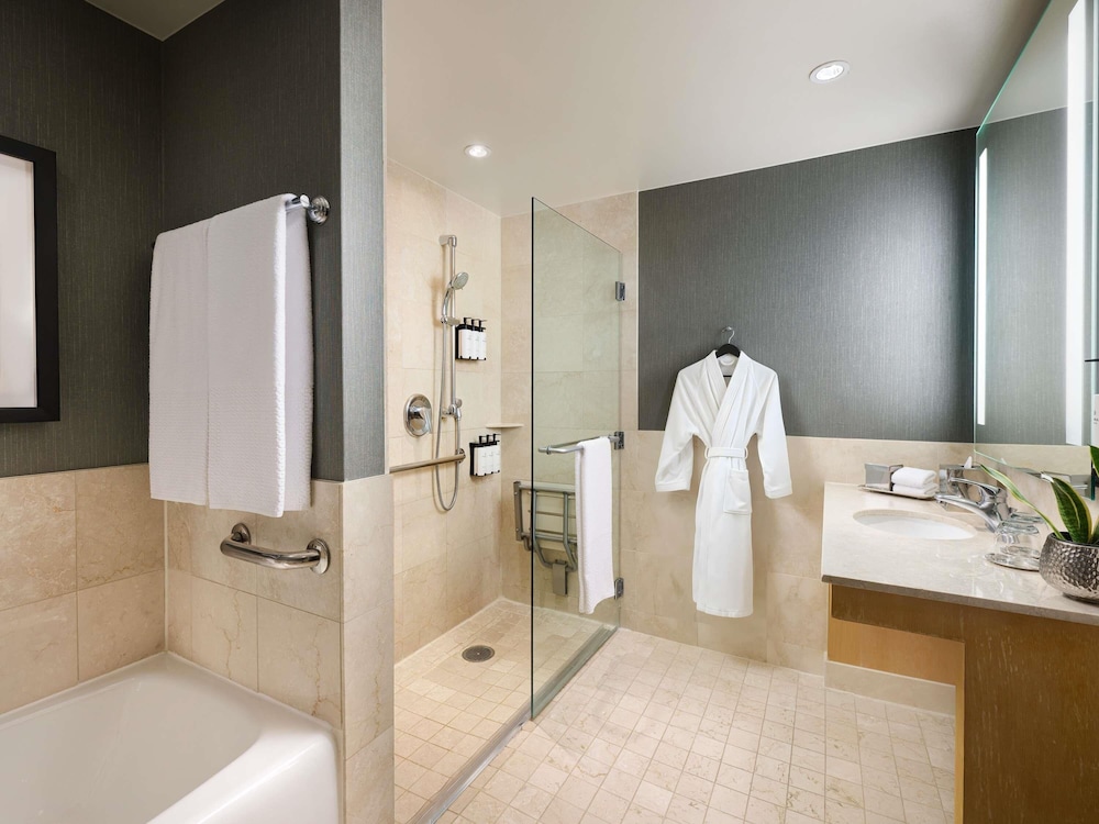 Sofitel Chicago Magnificent Mile 49/50
