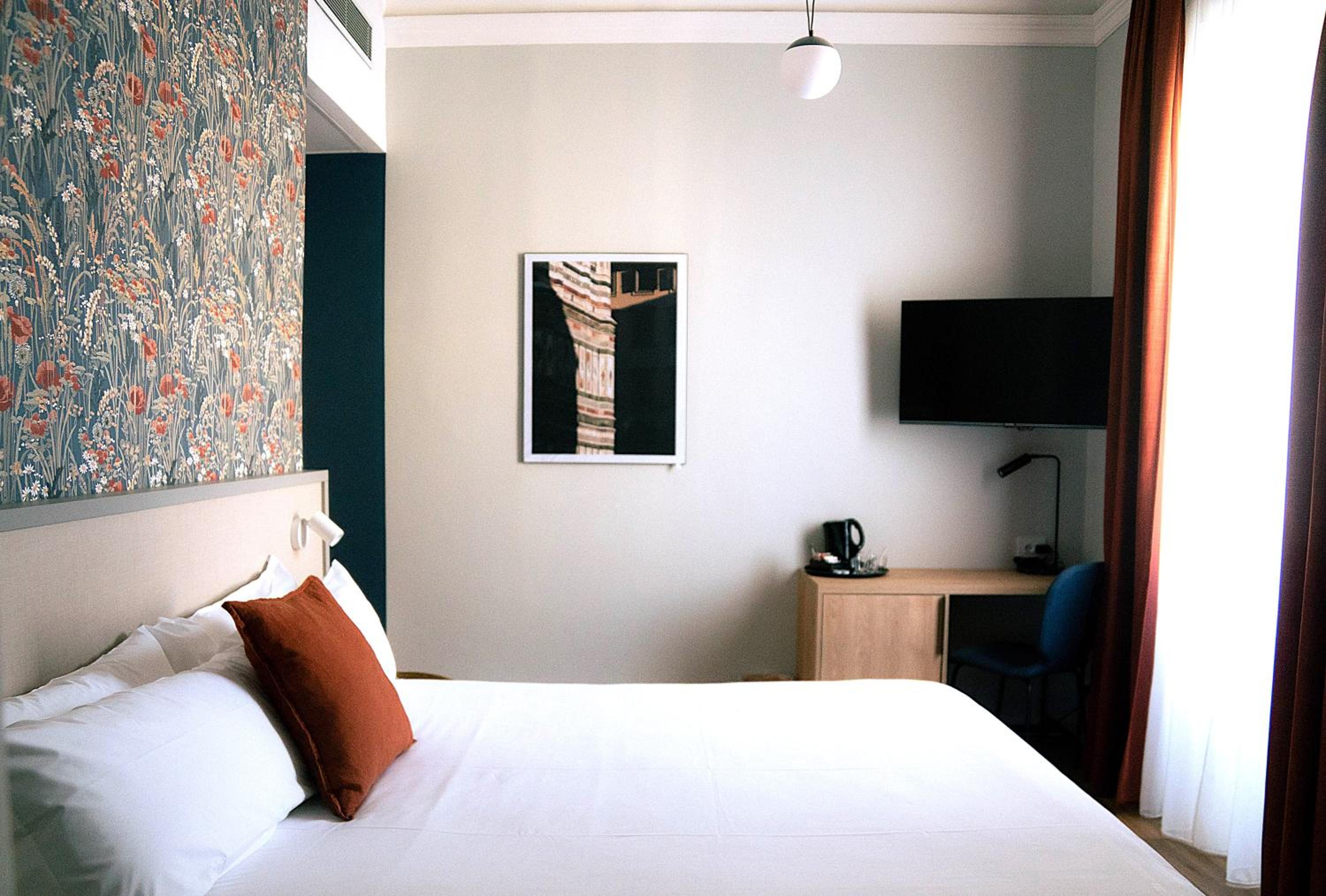 Room, Double Bed