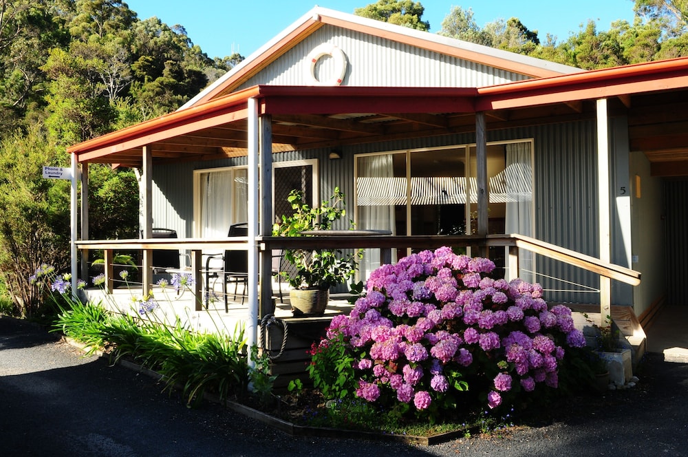 THE CRAYS ACCOMMODATION 2/46