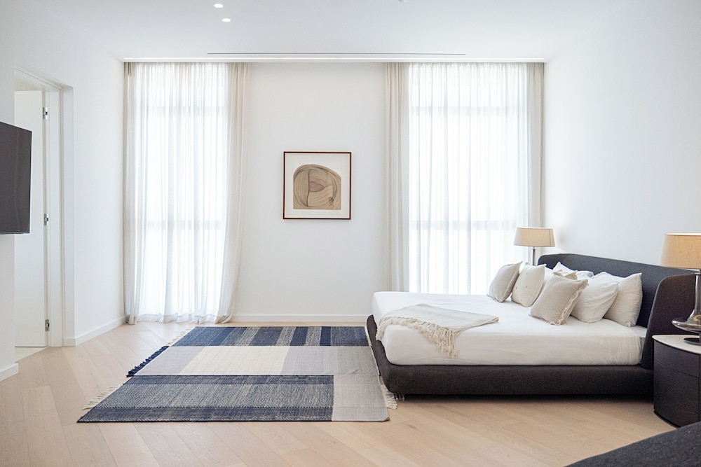 Central Park Residence 12/50