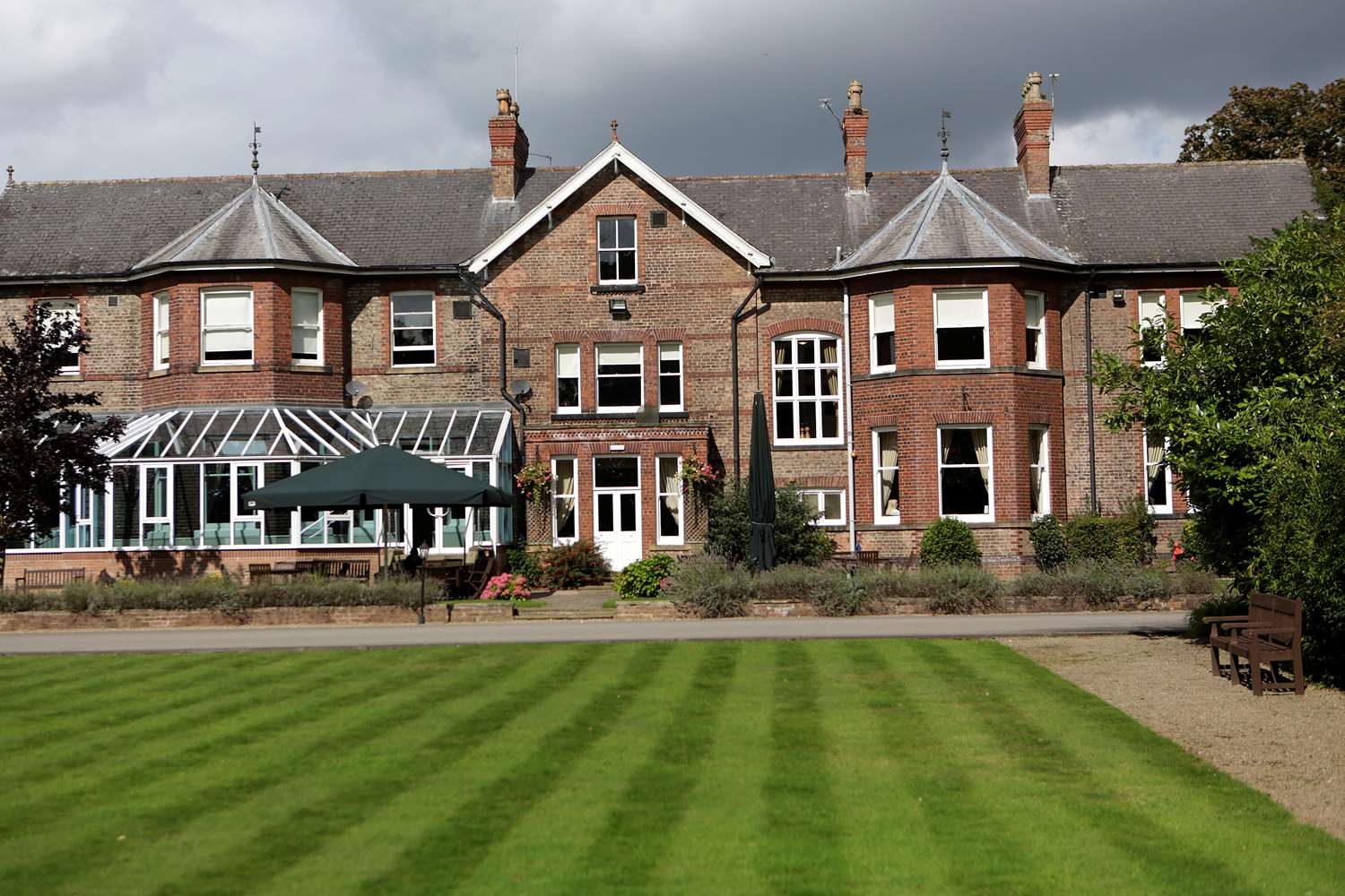 Burn Hall Hotel 47/52