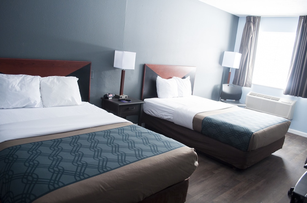 Efficiency, Deluxe, 2 Double Beds