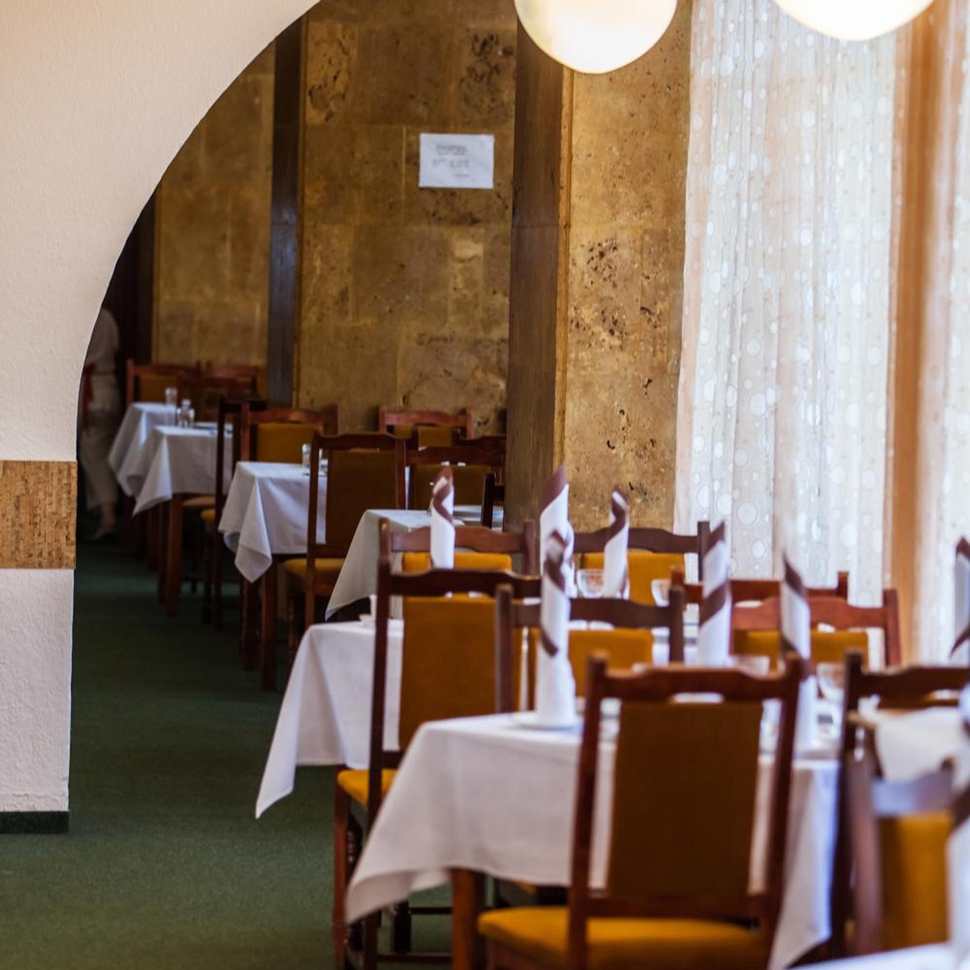 HOTEL MURES 48/58
