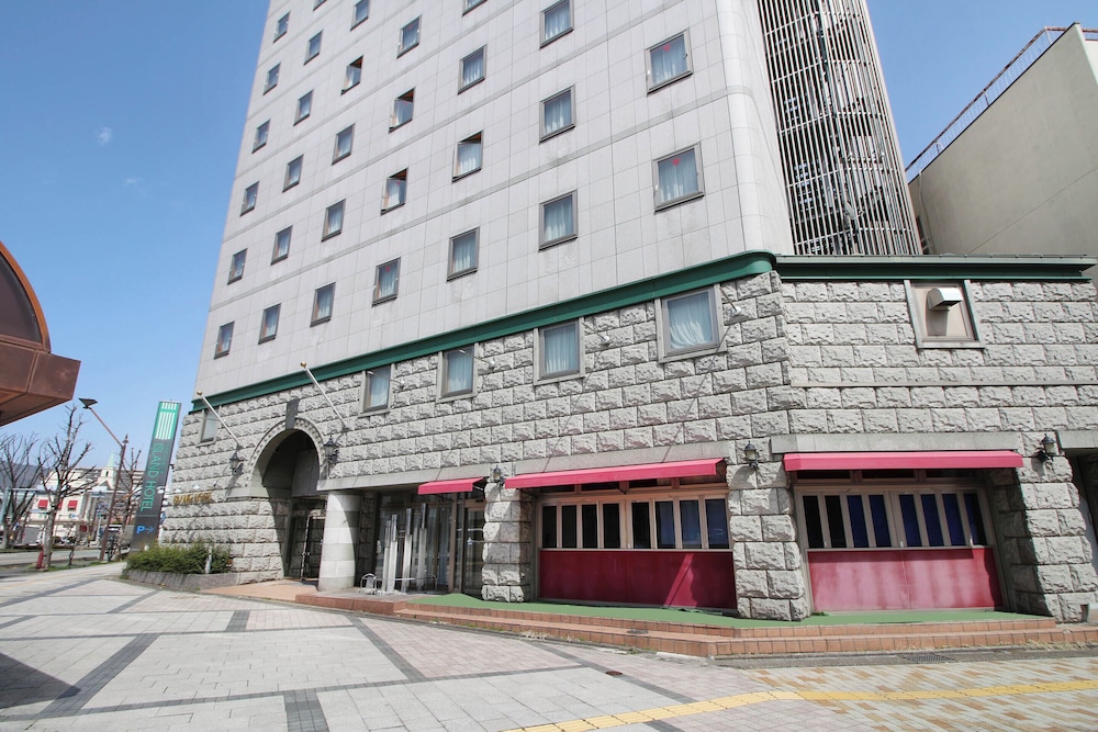 Island Hotel 6/60